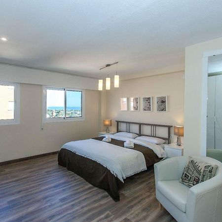 Apartment Malvarrosa Beach Cavite Валенсія Екстер'єр фото